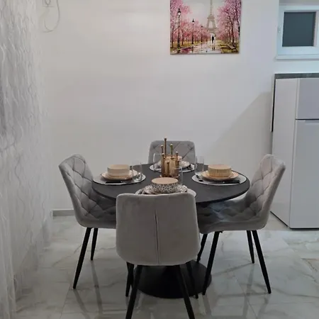 Violet Apartment Veternik